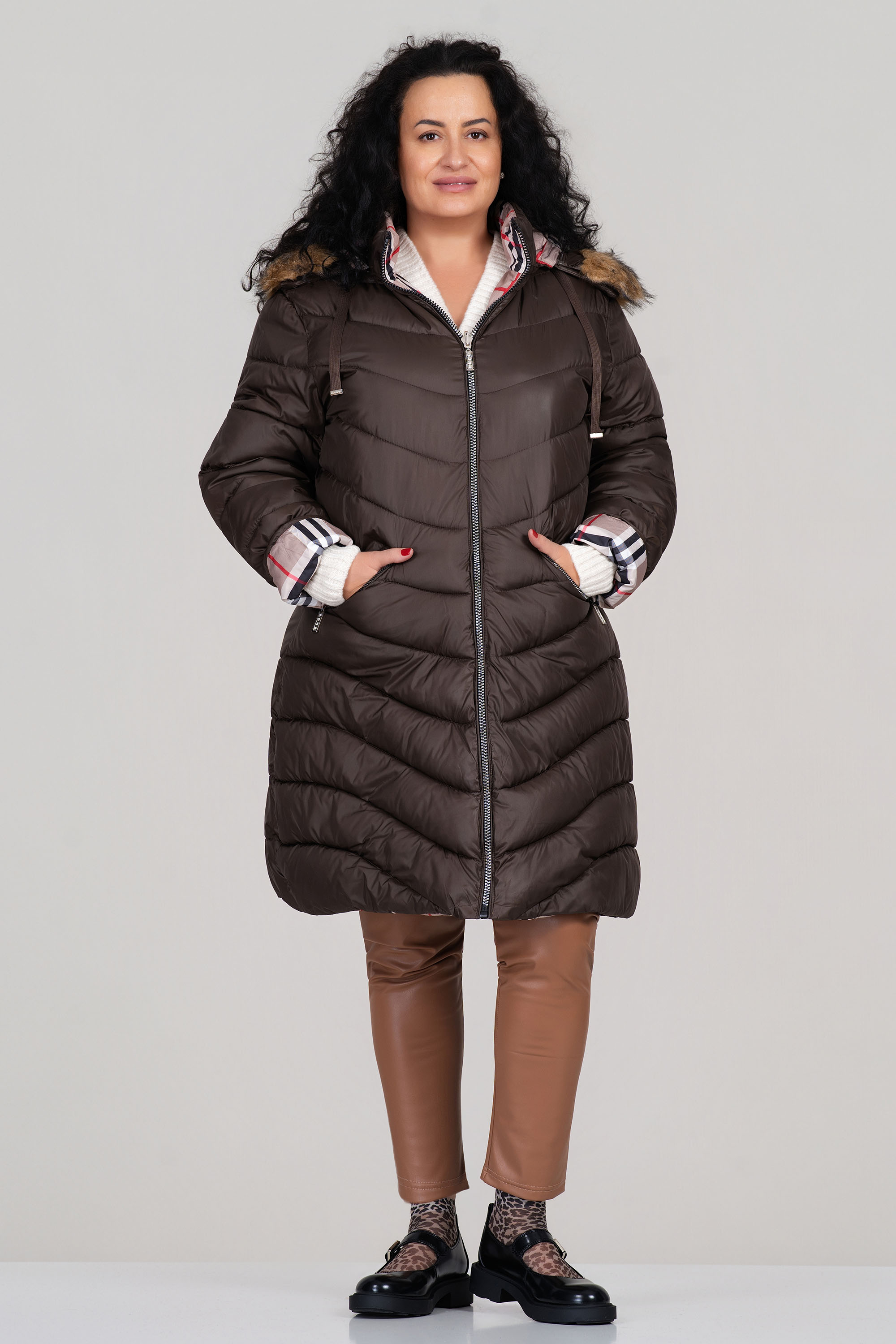 МАКСИ двулицево яке в кафяво с карирана подплата