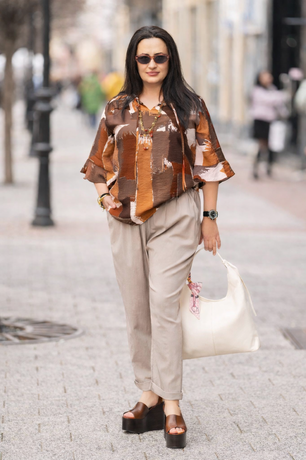 МАКСИ еластичен панталон в бежово