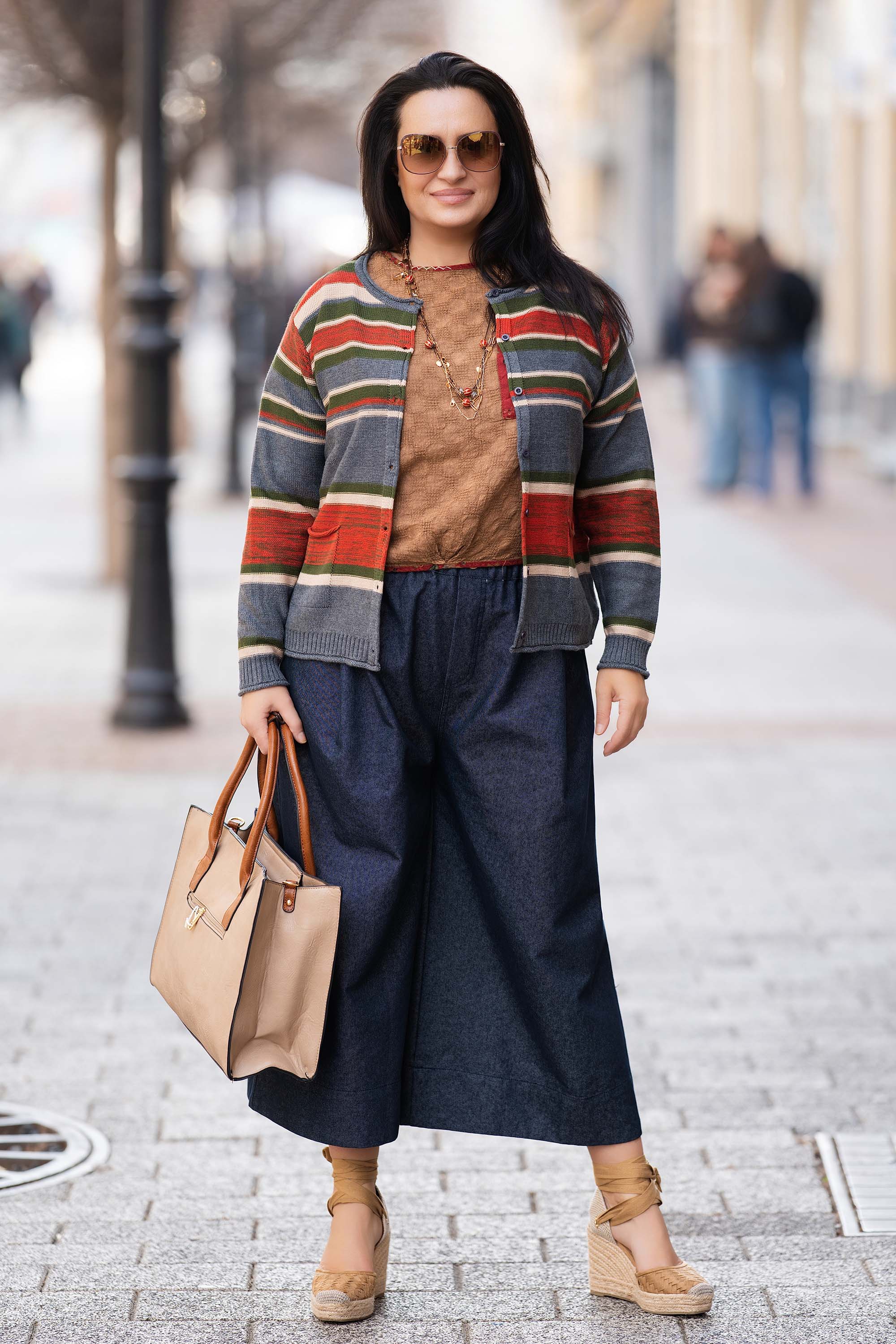 МАКСИ жилетка от фино плетиво с многоцветен райран принт