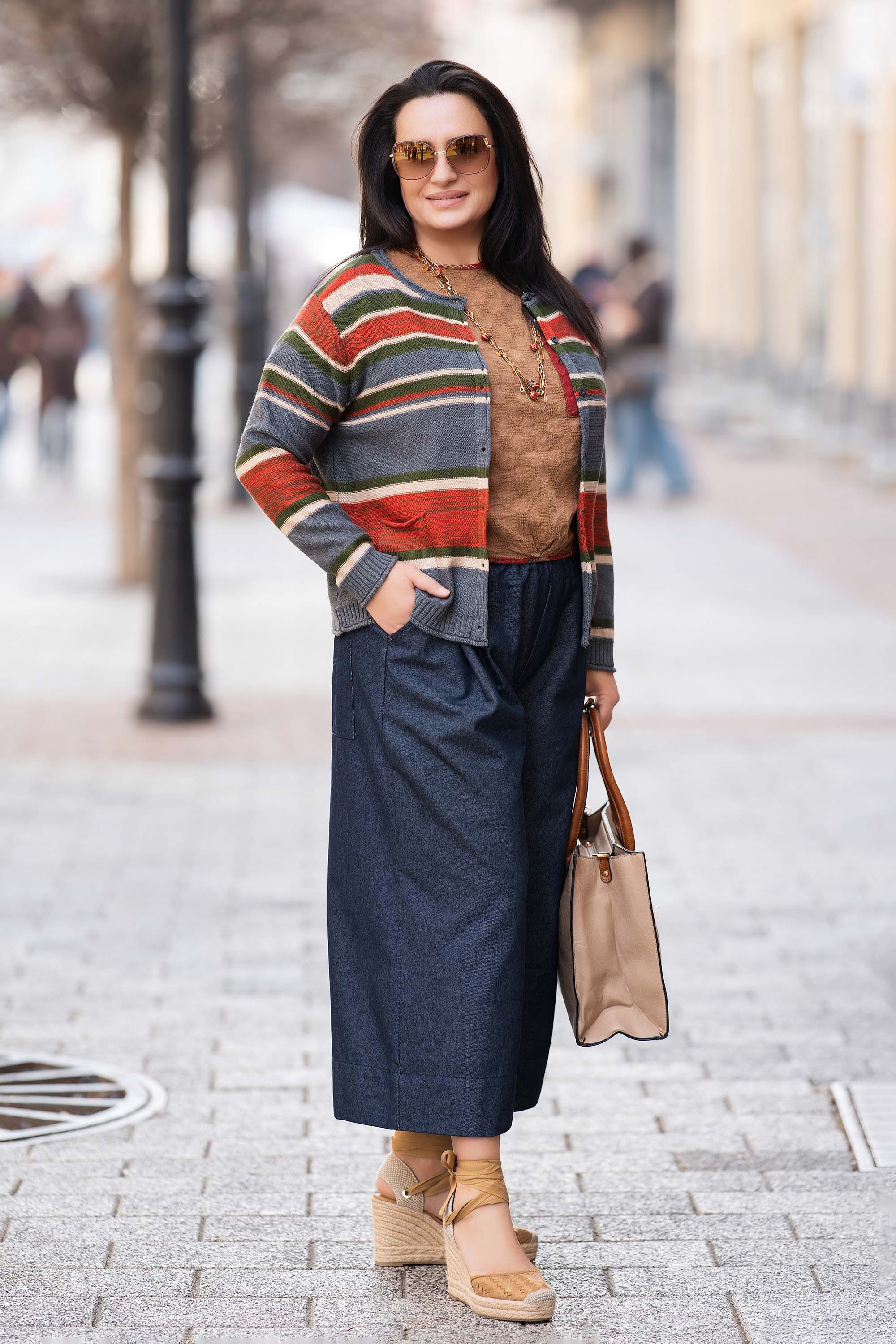 МАКСИ жилетка от фино плетиво с многоцветен райран принт