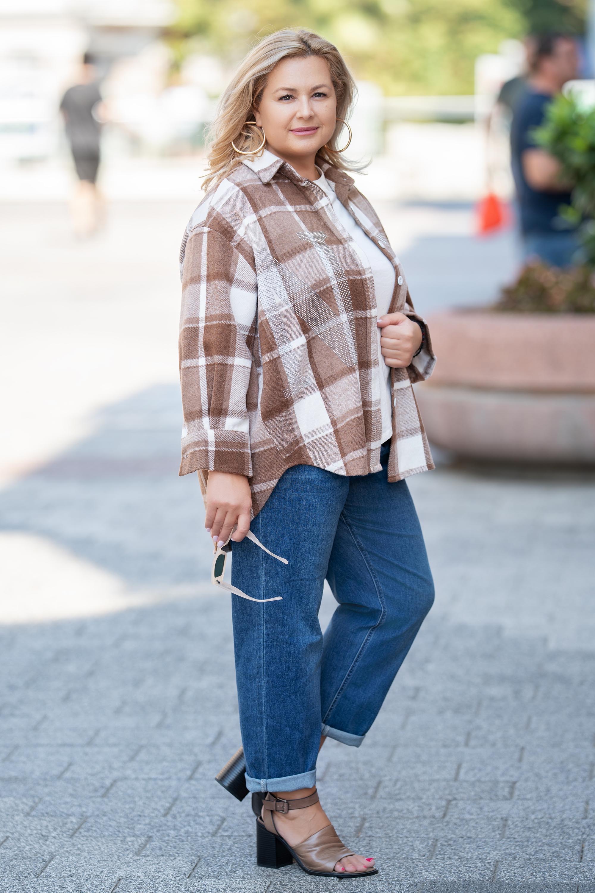 Макси карирана риза в бяло и кафяво