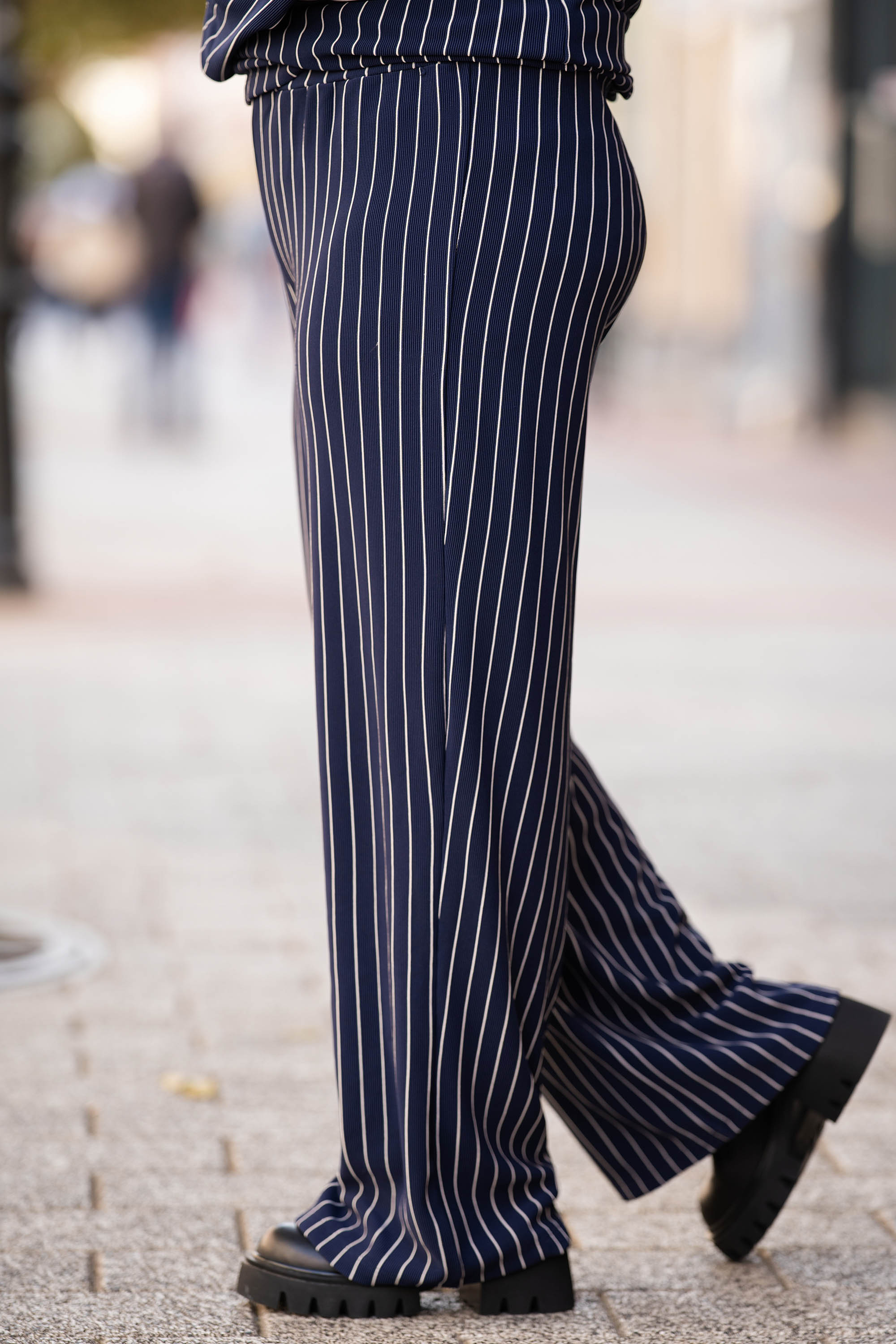 МАКСИ комплект в тъмносиньо с принт светло райе