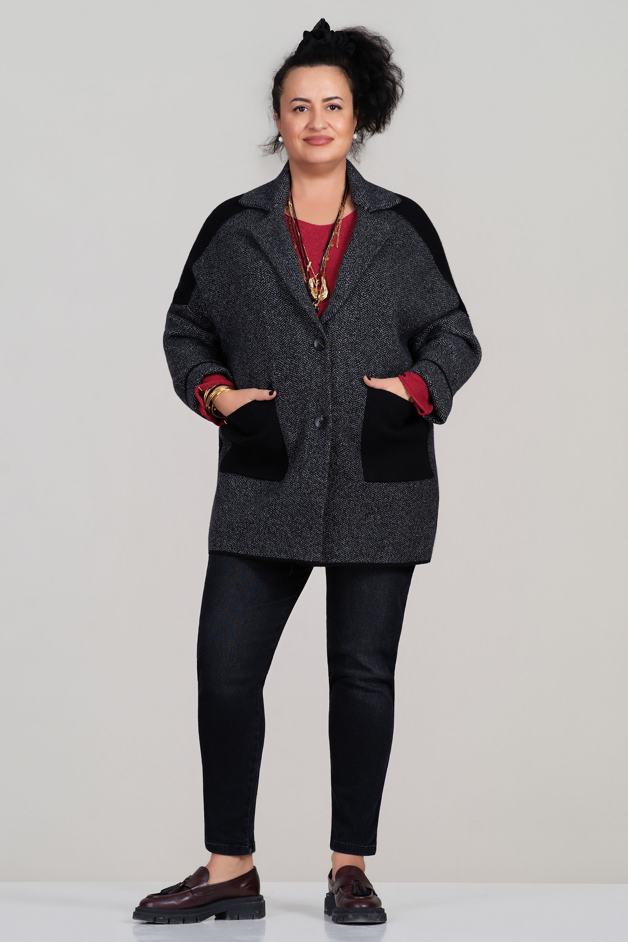 МАКСИ палто от плетиво в черно-бял меланж и контрастни джобове