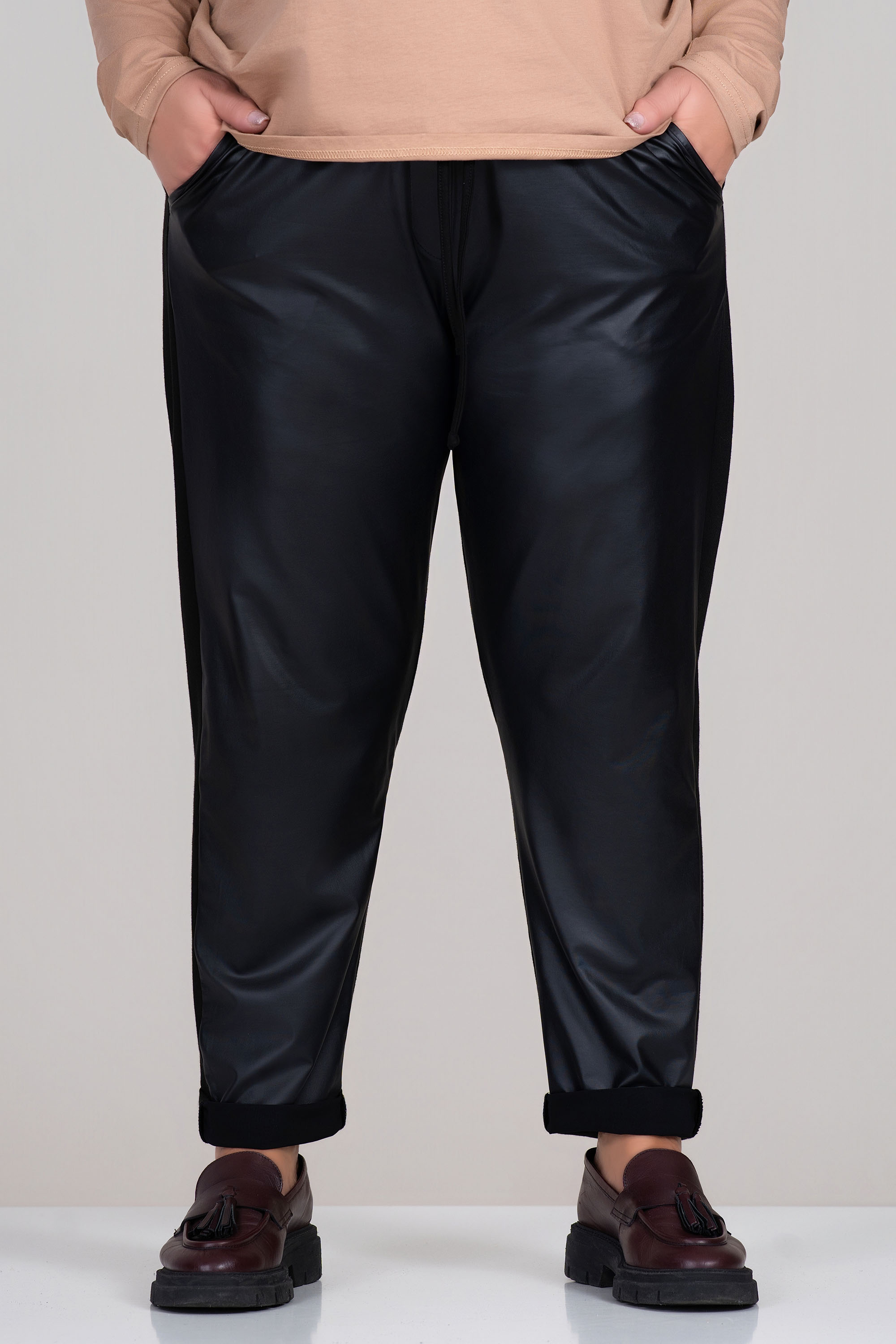 МАКСИ панталон в черно в комбинация от еко кожа и трико