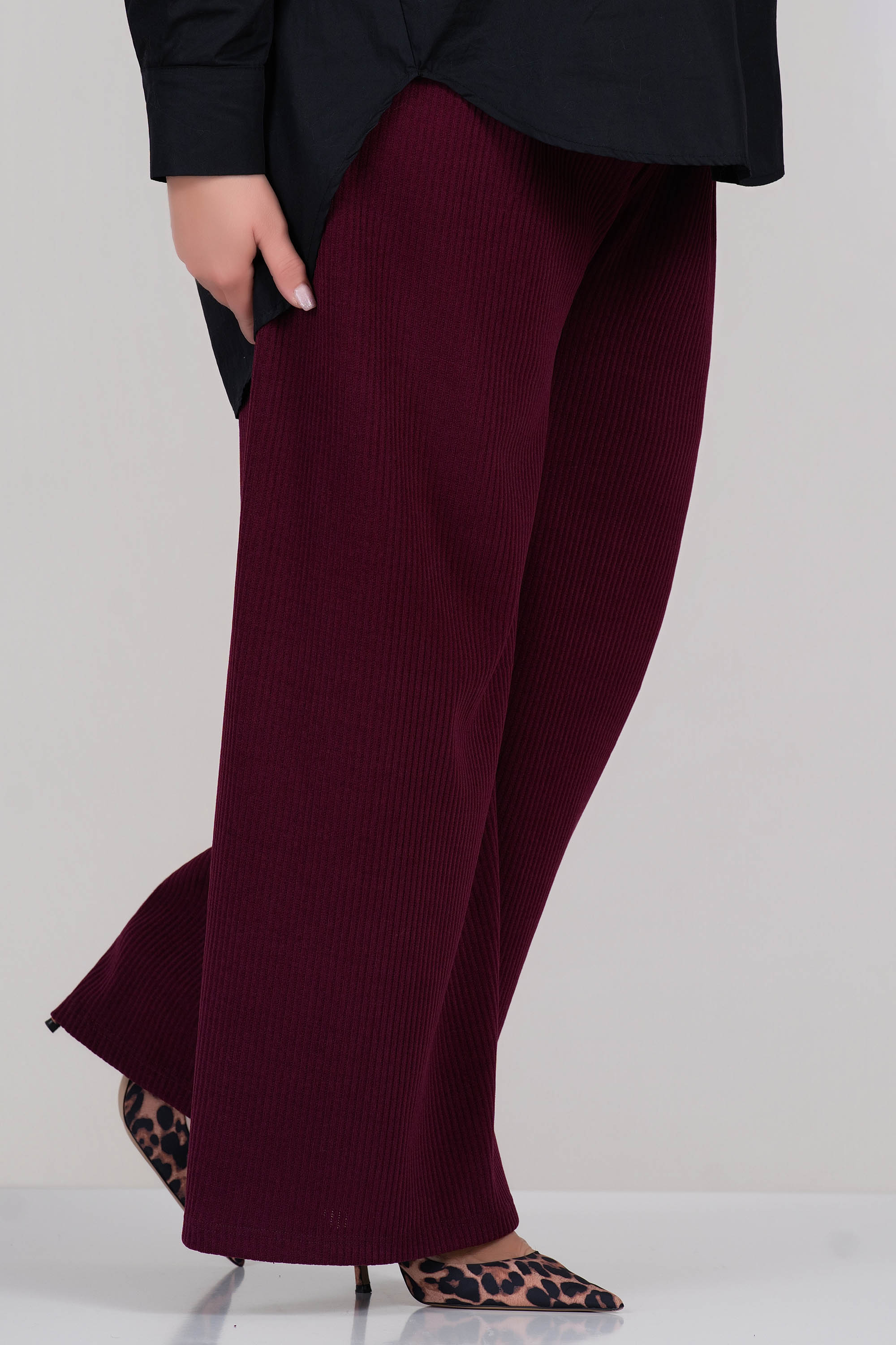 МАКСИ панталон в цвят малина от плътна релефна материя