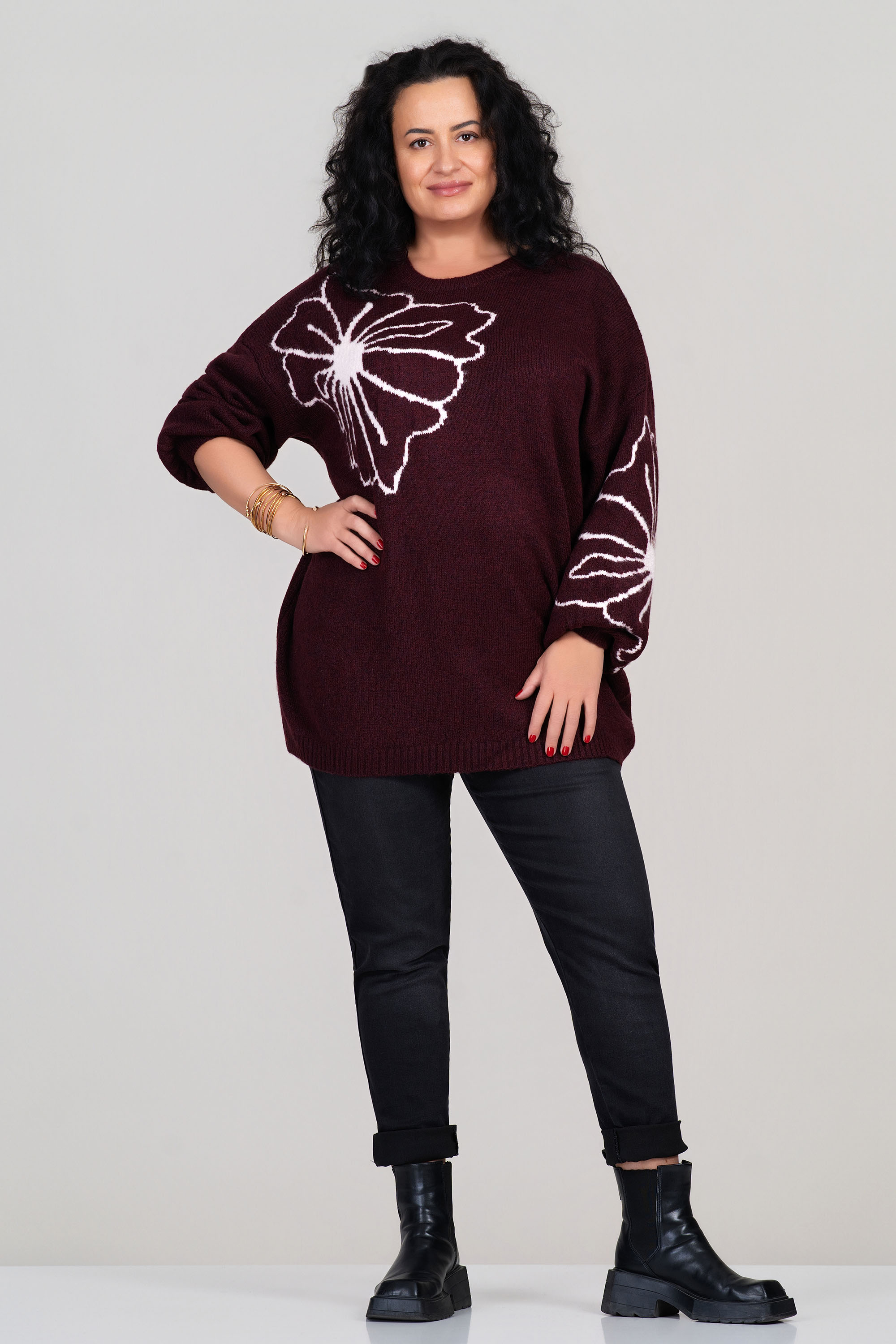 Макси плетен пуловер в цвят патладжан с бял флорален мотив