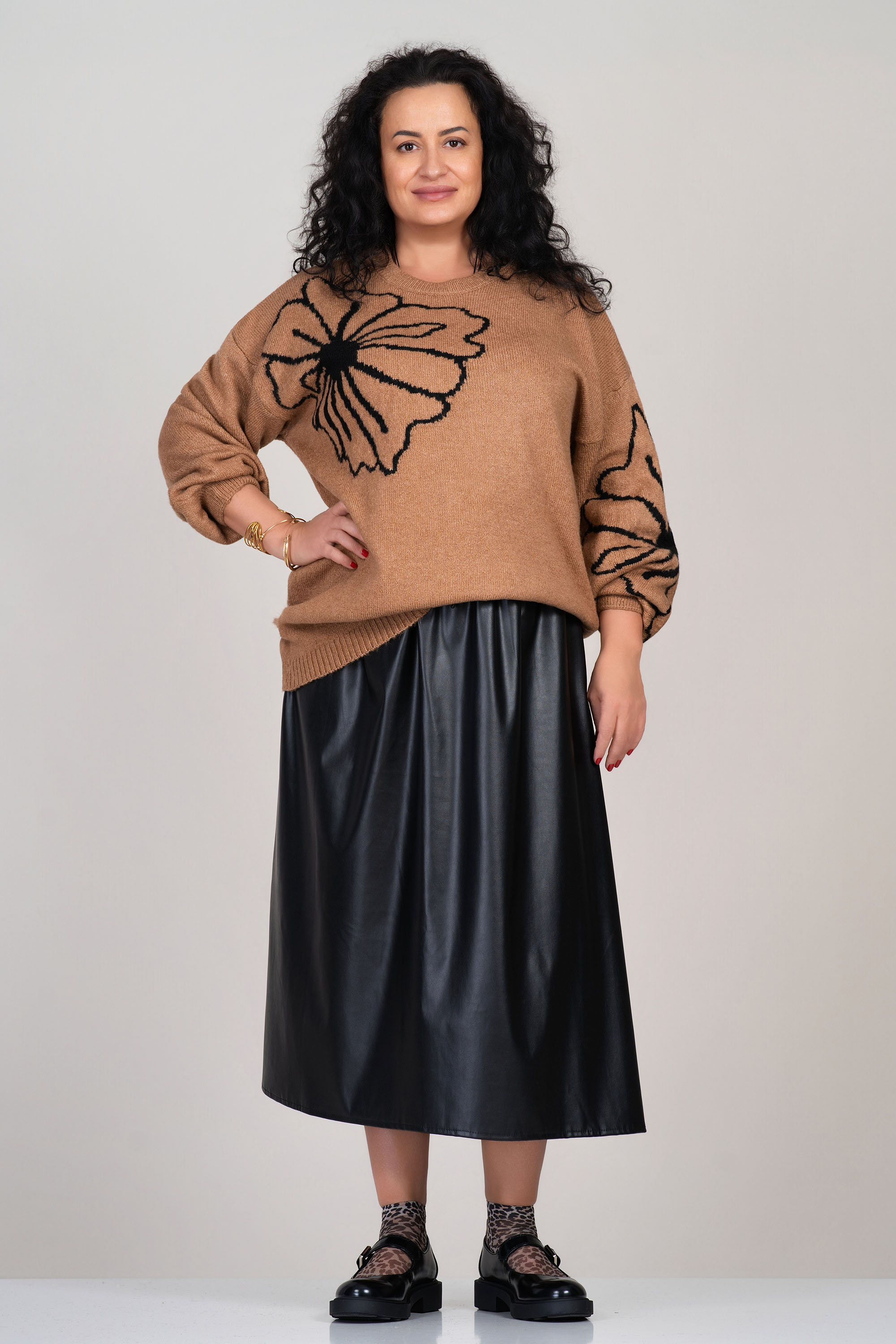 Макси пола от еко кожа в черно с ластик и връзки в талията