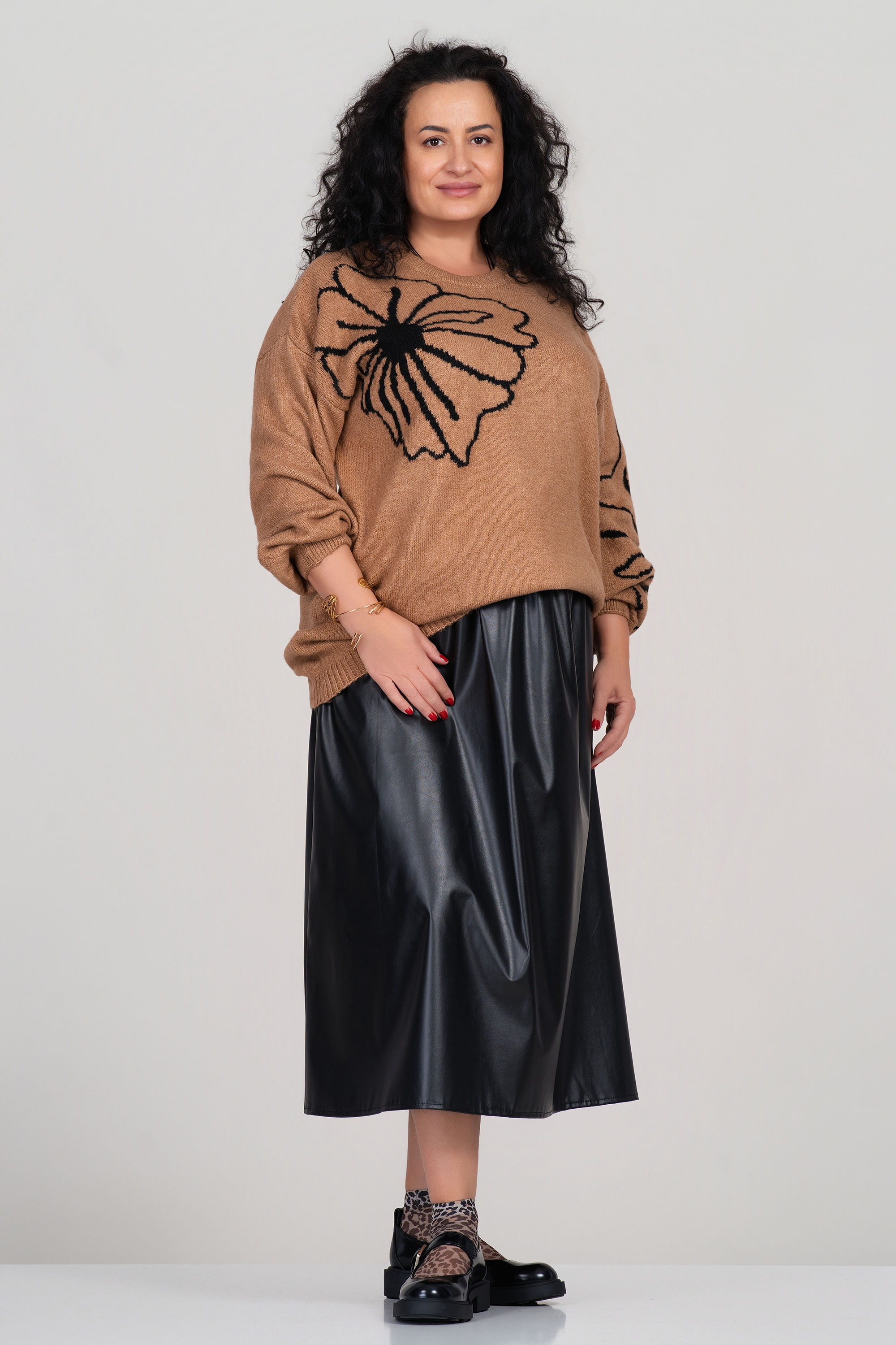 Макси пола от еко кожа в черно с ластик и връзки в талията