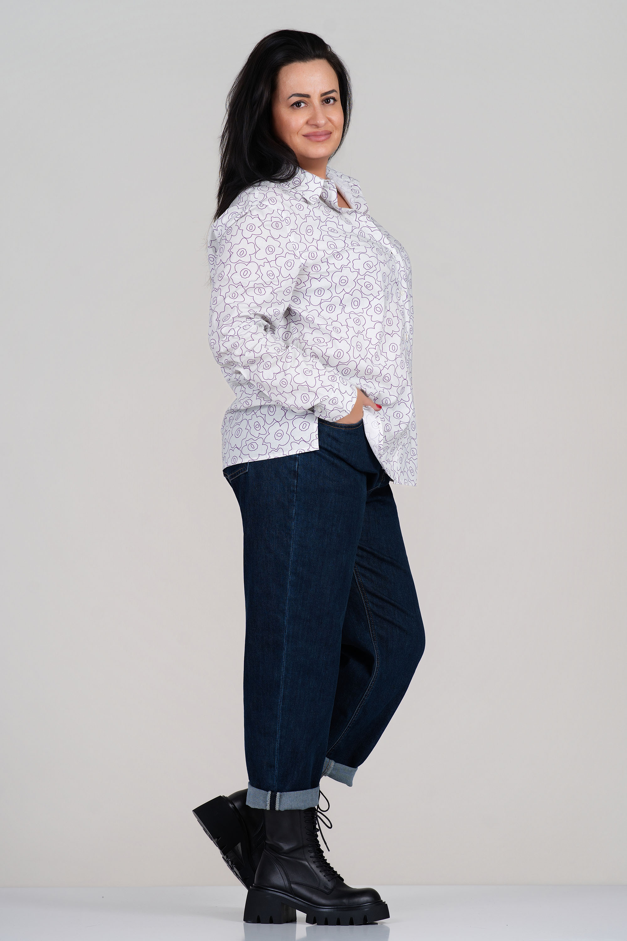 МАКСИ риза ''Dragonfly'' от памук в бяло с лилав флорален принт