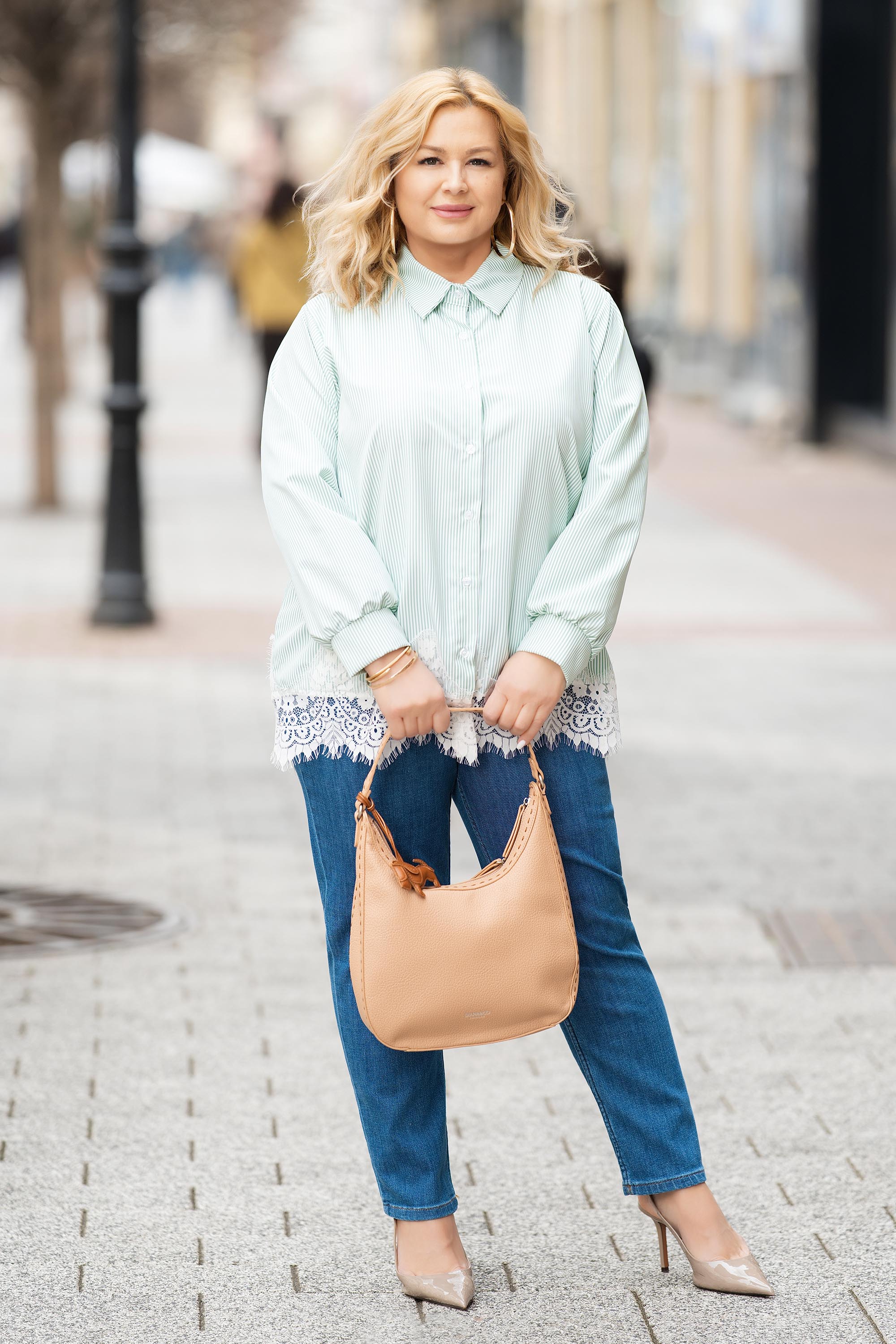 МАКСИ риза от памук със зелено-бяло райе с дантелен акцент в края