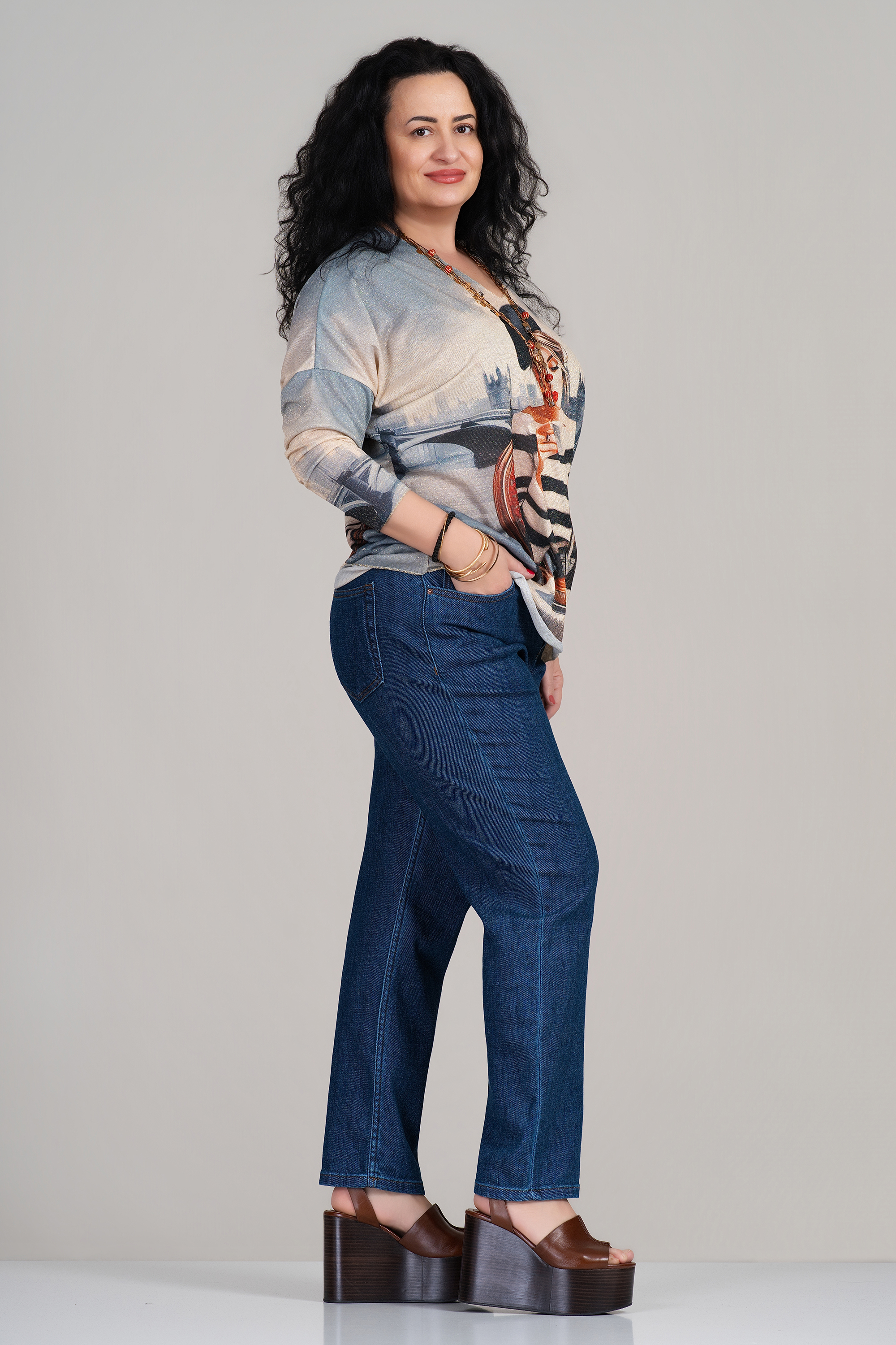 МАКСИ туника с принт жена с книга и нищка ламе