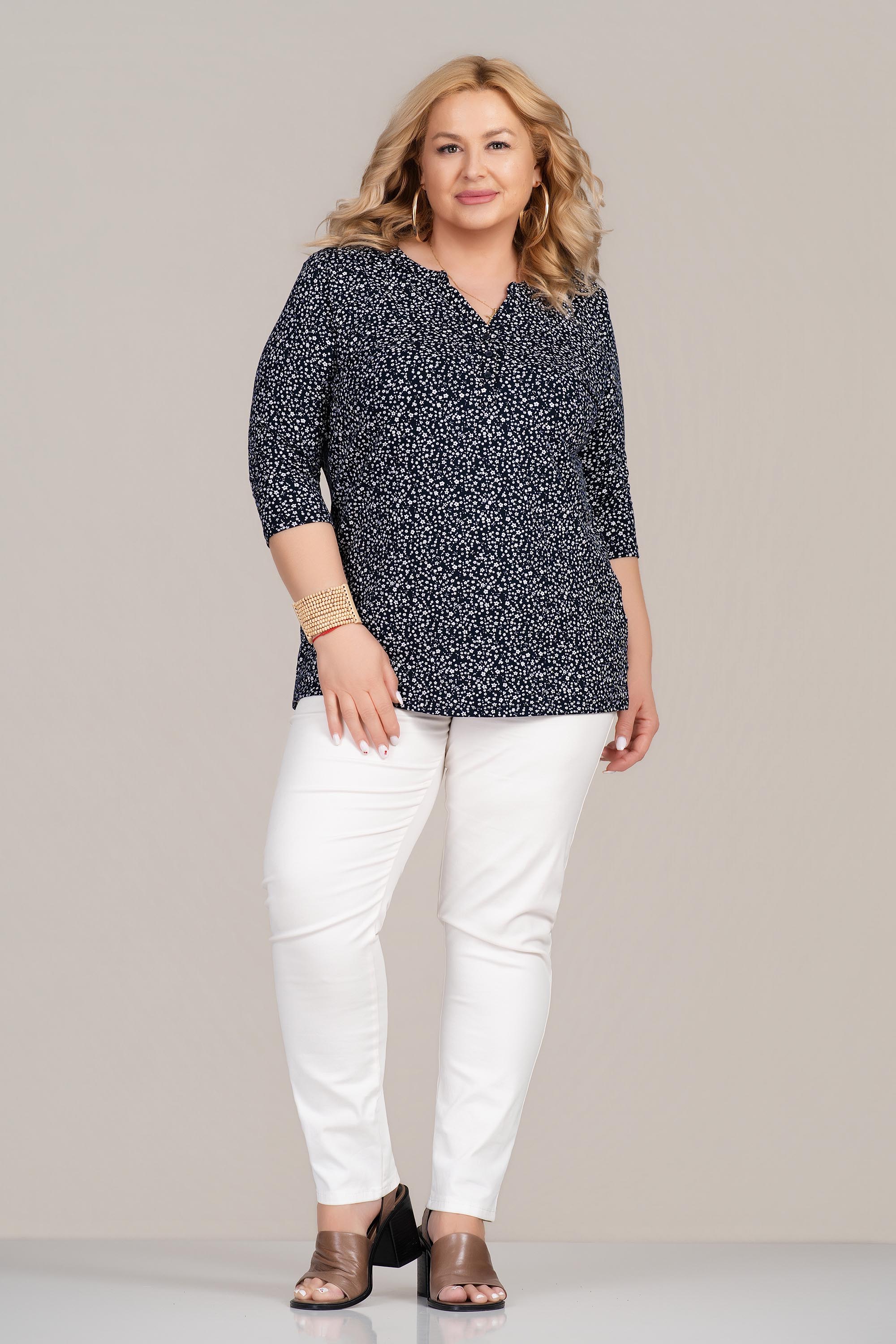 МАКСИ туника в черно с принт ситни бели цветя