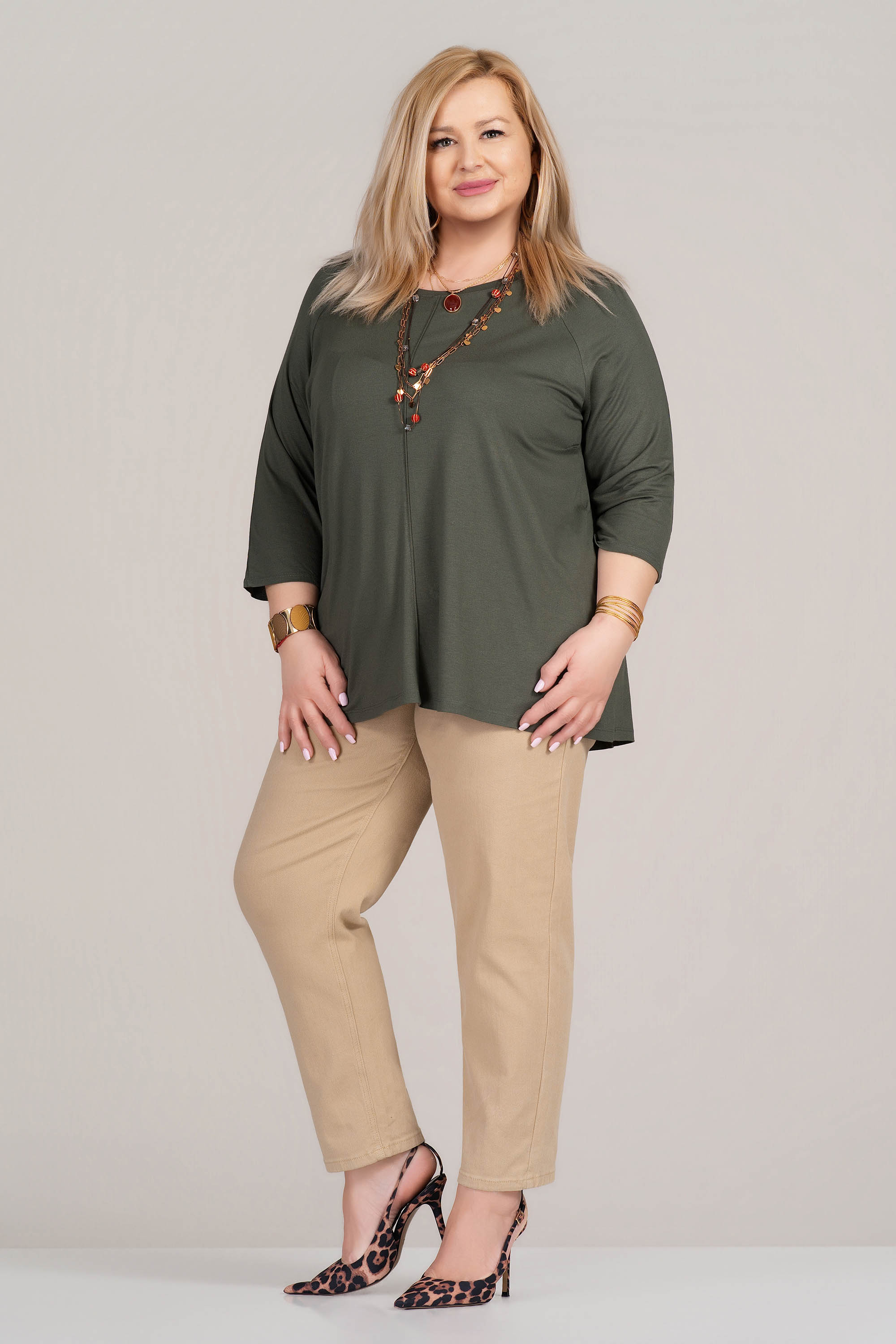 МАКСИ туника в цвят милитъри с преден кант