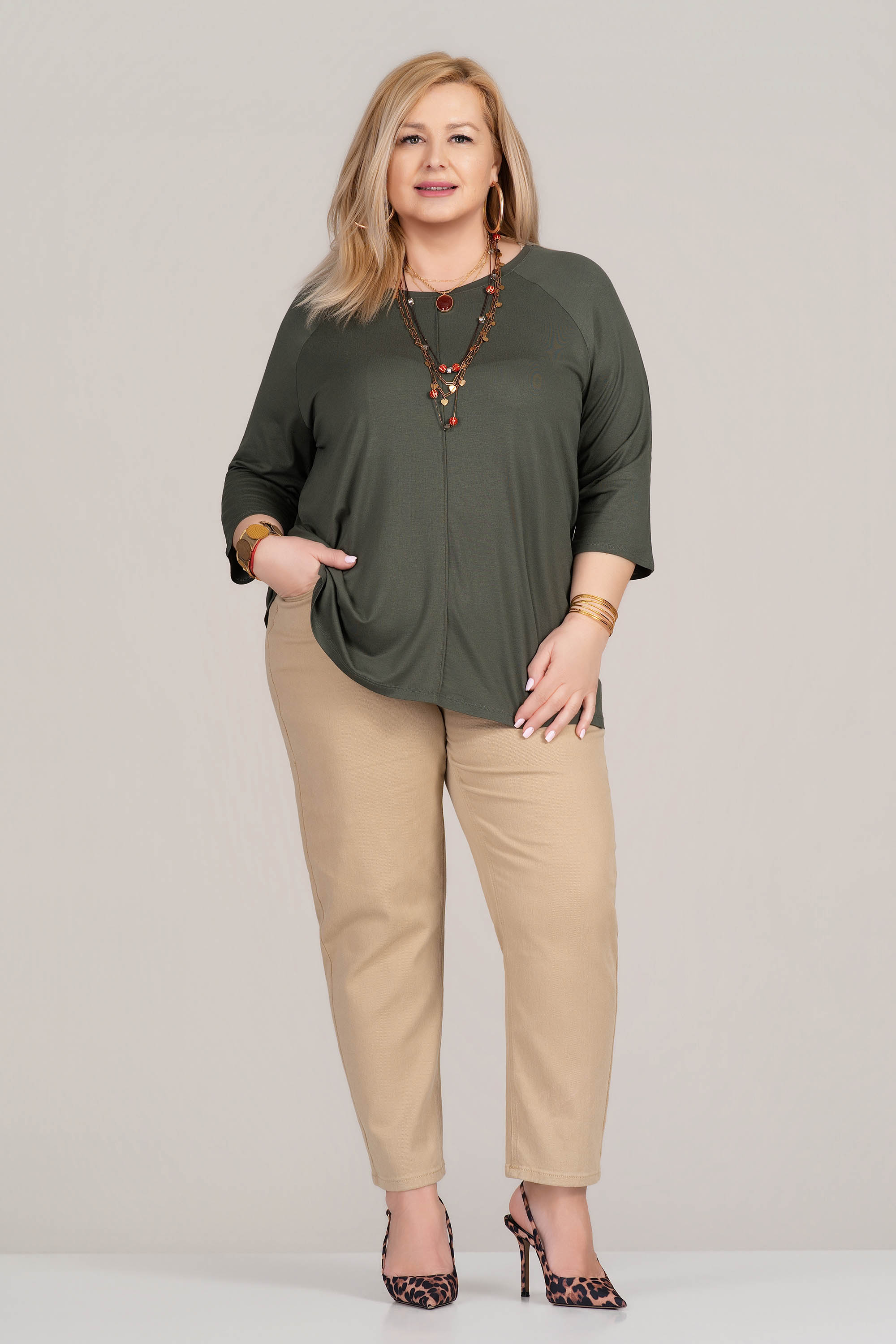 МАКСИ туника в цвят милитъри с преден кант