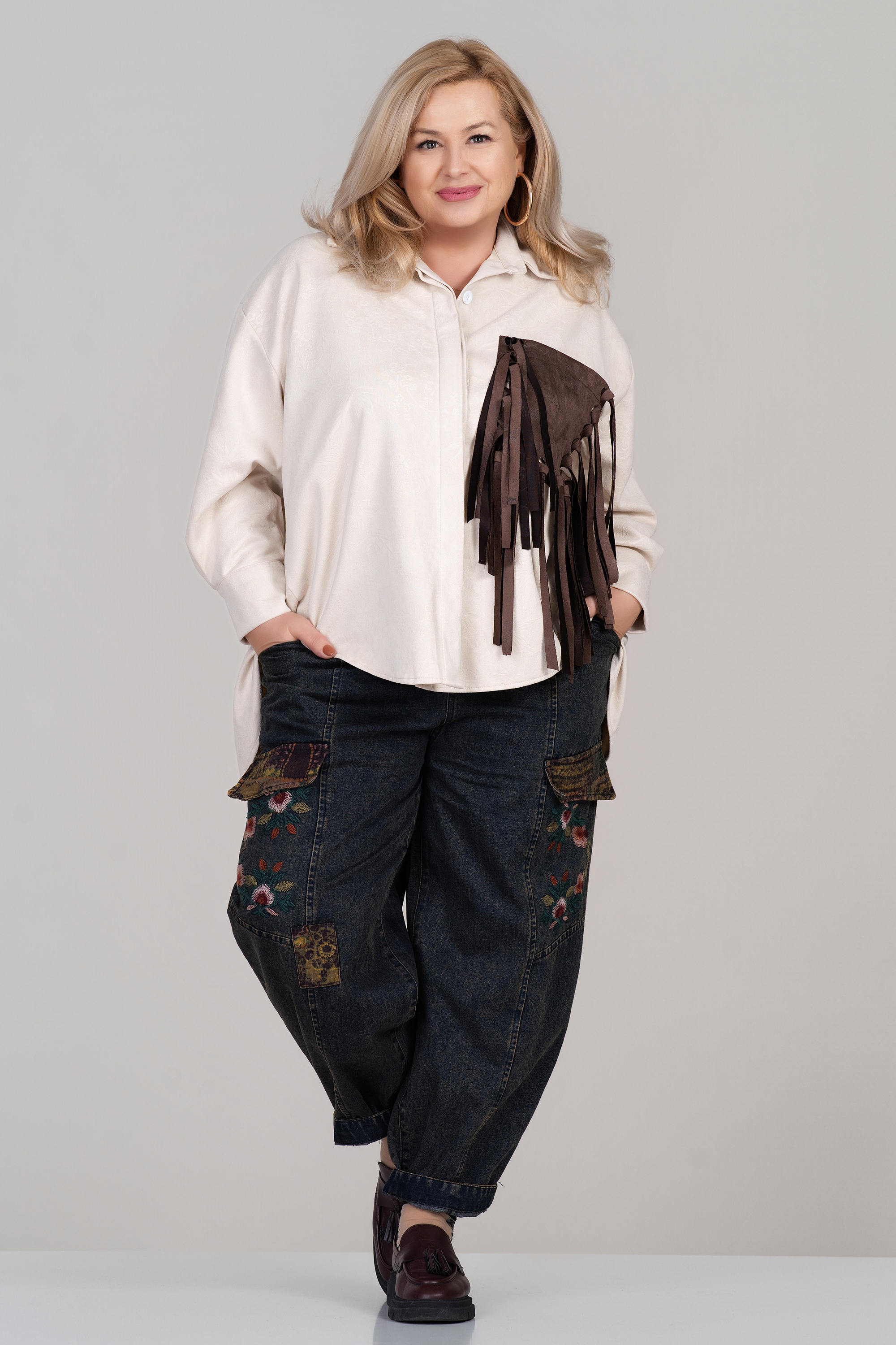 МАКСИ велурена риза в светлобежово с кафяв джоб с ресни