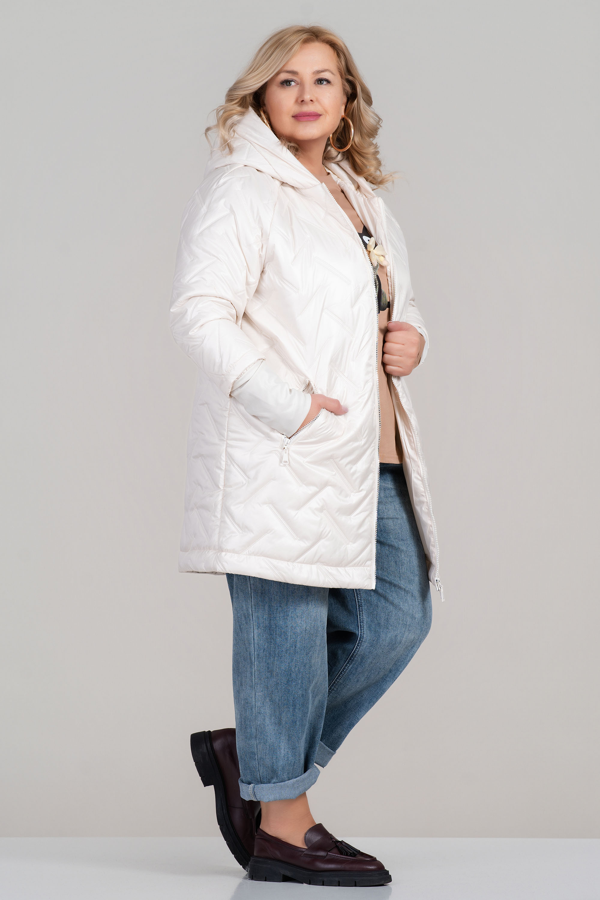 МАКСИ яке с удължена кройка в цвят ванилия и декоративни капитонирани ленти