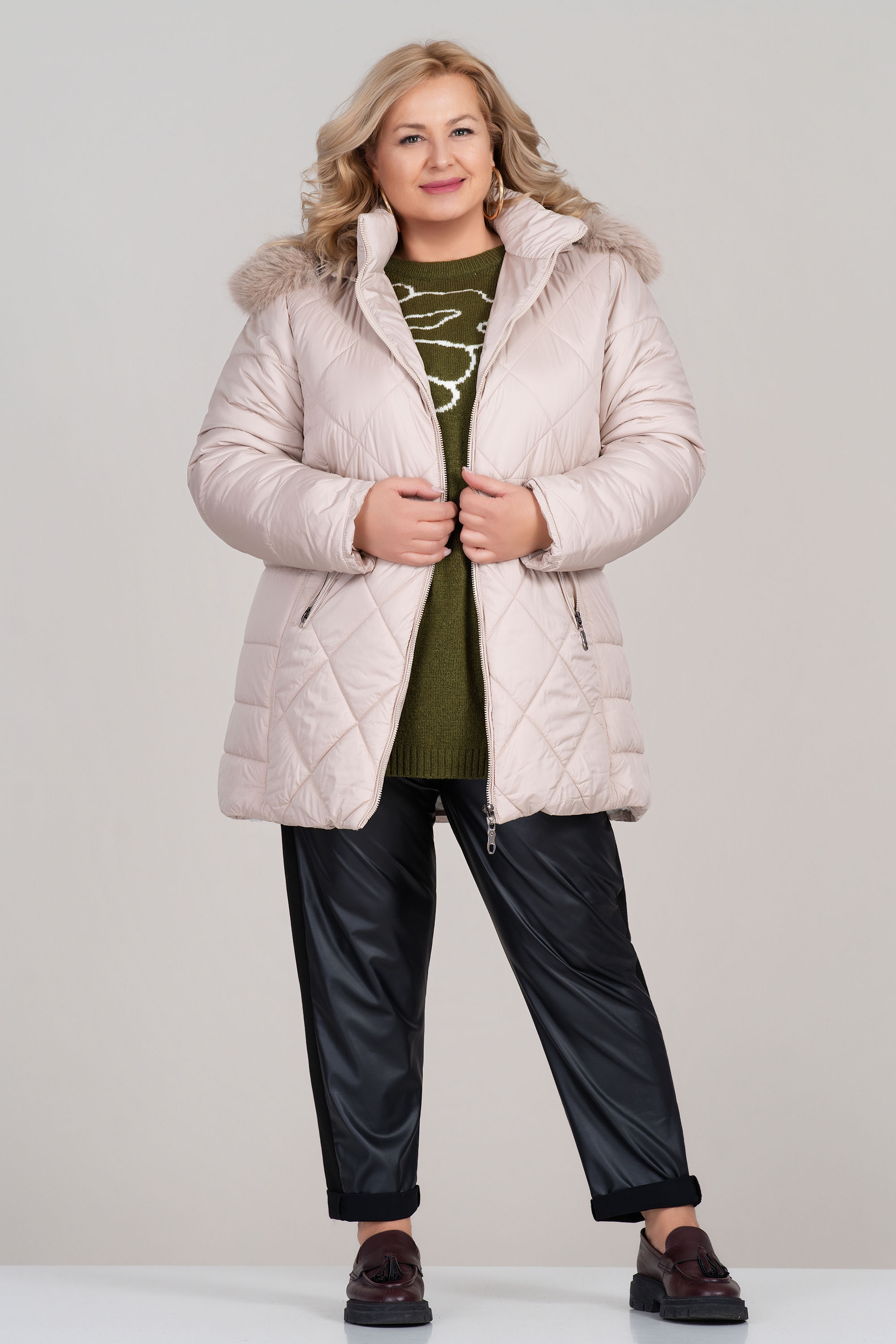 МАКСИ зимно яке в бежово с топла подплата и качулка с пух