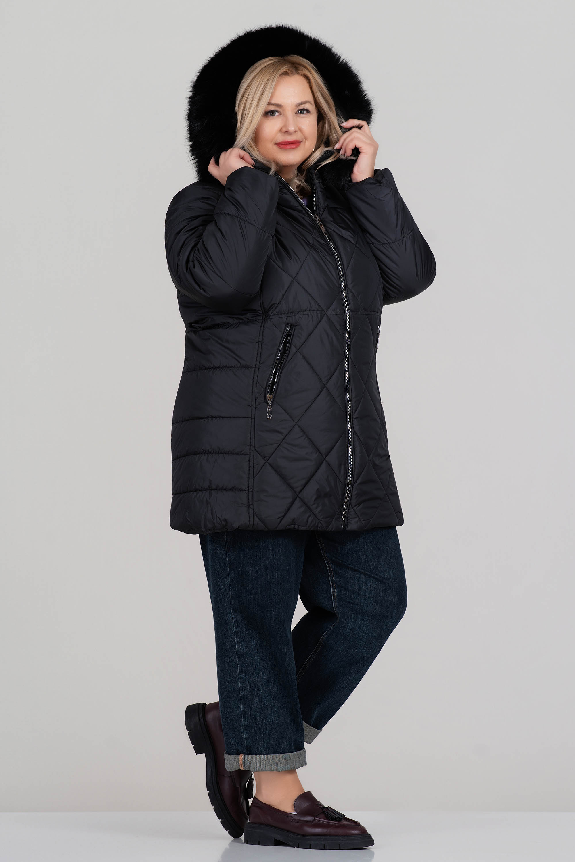МАКСИ зимно яке в черно с топла подплата и качулка с пух