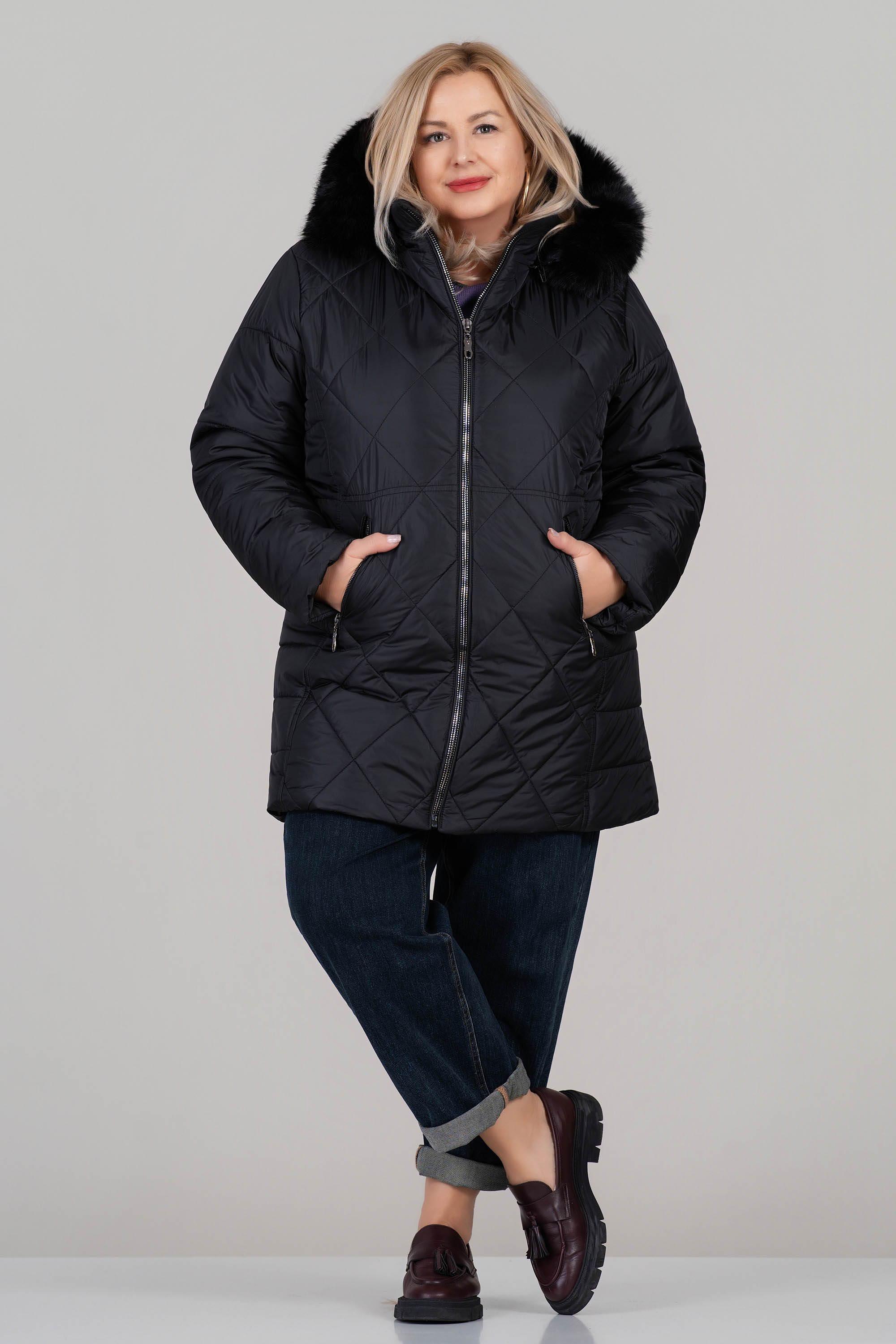 МАКСИ зимно яке в черно с топла подплата и качулка с пух
