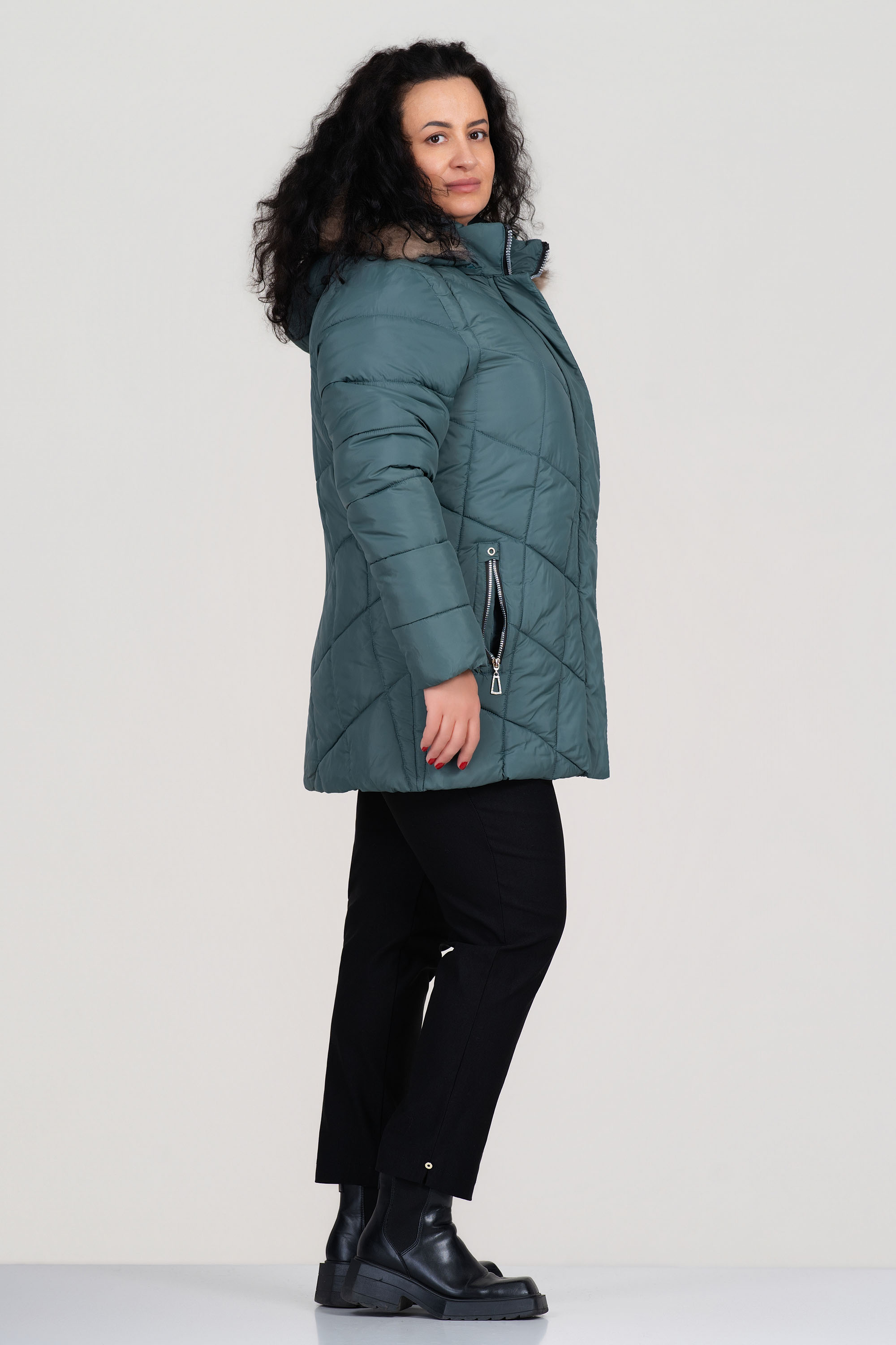 МАКСИ зимно яке в цвят петрол с качулка със свалящ се пух